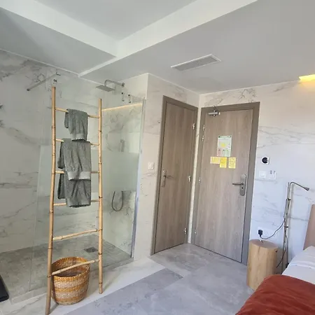 Hotell Le Petit Trianon Et Le Charme Des