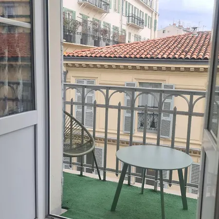 Hotell Le Petit Trianon Et Le Charme Des 2*