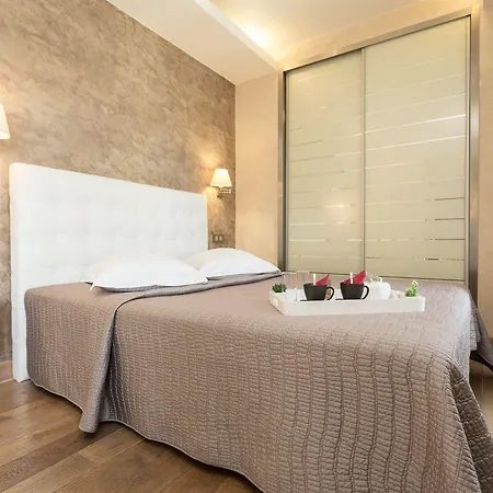 Le Petit Trianon Et Le Charme Des Hotel 2*