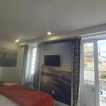 Hotel Le Petit Trianon Et Le Charme Des