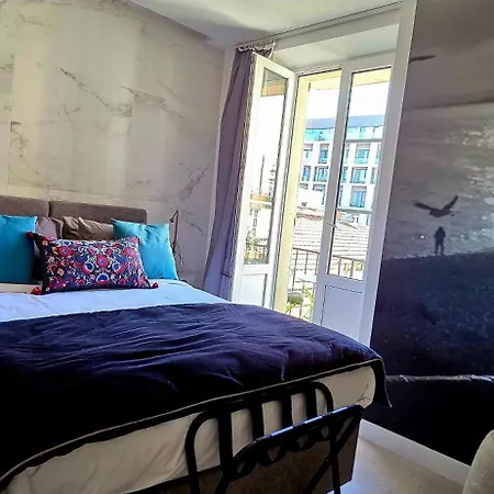 Le Petit Trianon Et Le Charme Des Otel