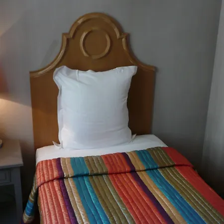 Le Petit Trianon Et Le Charme Des 2*