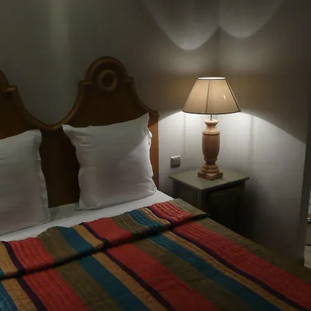 Le Petit Trianon Et Le Charme Des Hotel Nice