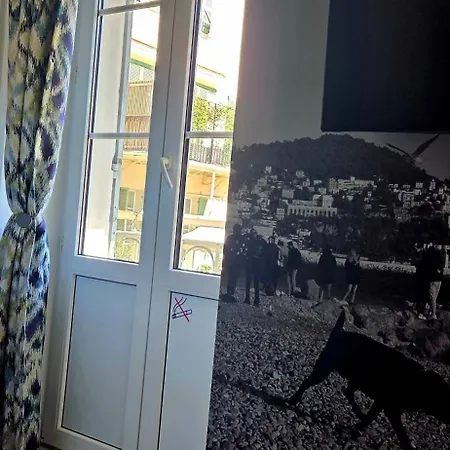 Le Petit Trianon Et Le Charme Des 2*