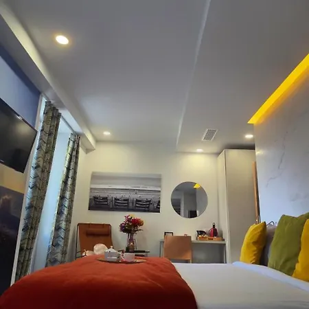 Le Petit Trianon Et Le Charme Des Hotel 2*