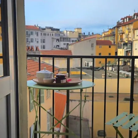 Le Petit Trianon Et Le Charme Des 2* Nizza