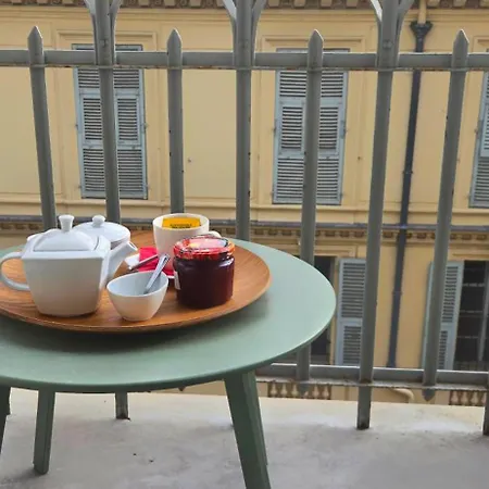 Le Petit Trianon Et Le Charme Des