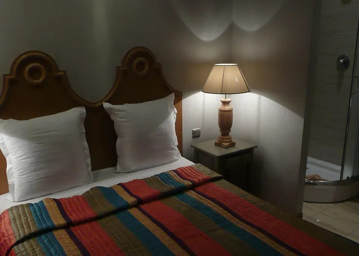 Le Petit Trianon Et Le Charme Des Hotel Nice