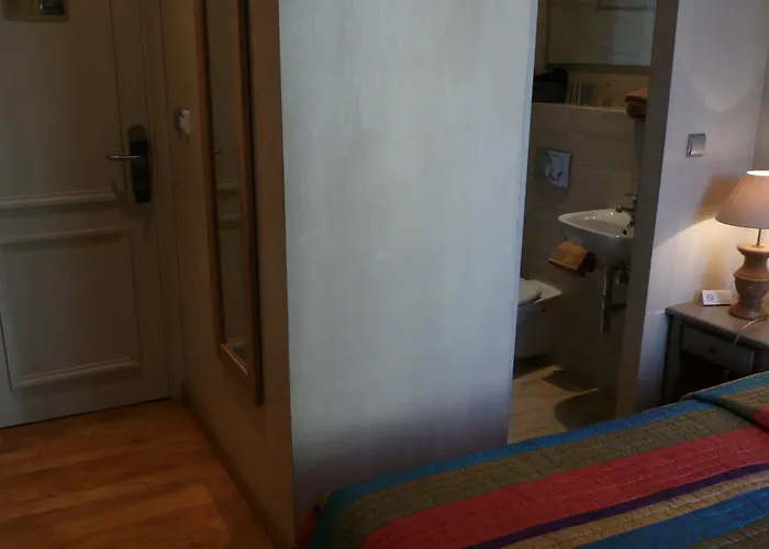 Le Petit Trianon Et Le Charme Des 2* Nice