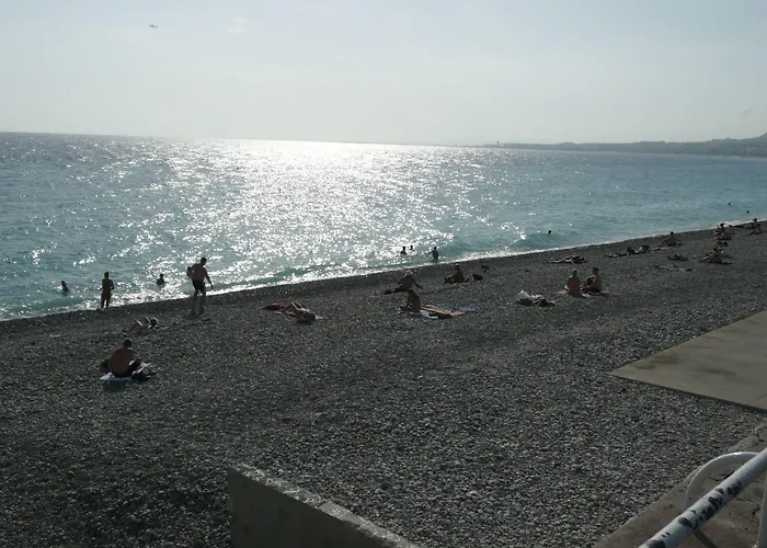 Hotel Le Petit Trianon Et Le Charme Des