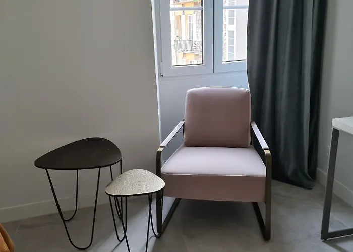 Le Petit Trianon Et Le Charme Des 2*