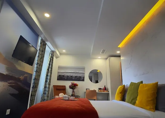 Le Petit Trianon Et Le Charme Des Otel 2*