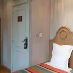 Hotel Le Petit Trianon Et Le Charme Des Nice