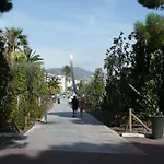 Hotel Le Petit Trianon Et Le Charme Des Nice