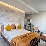 Le Petit Trianon Et Le Charme Des Hotel