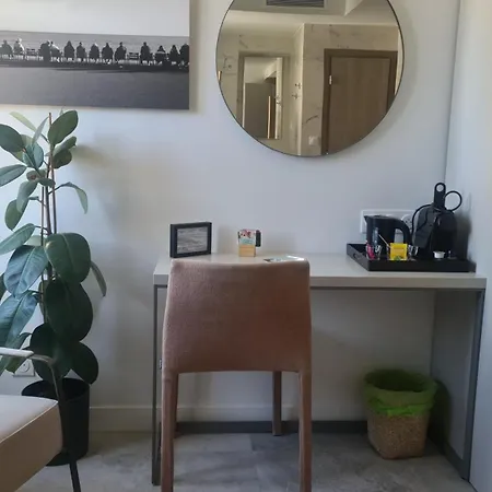 מלון Le Petit Trianon Et Le Charme Des 2*
