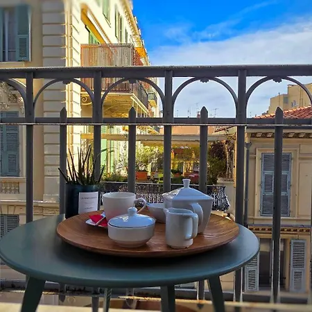 Le Petit Trianon Et Le Charme Des Отель
