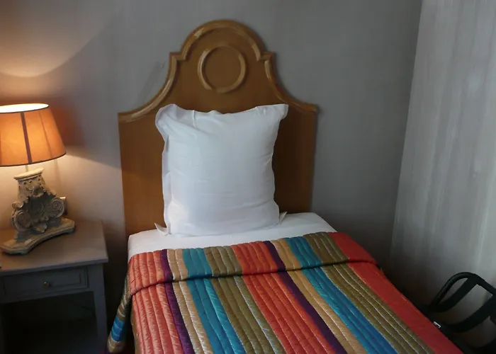 Le Petit Trianon Et Le Charme Des 2*