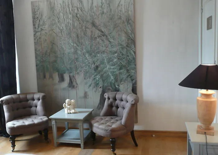 فندق Le Petit Trianon Et Le Charme Des 2*