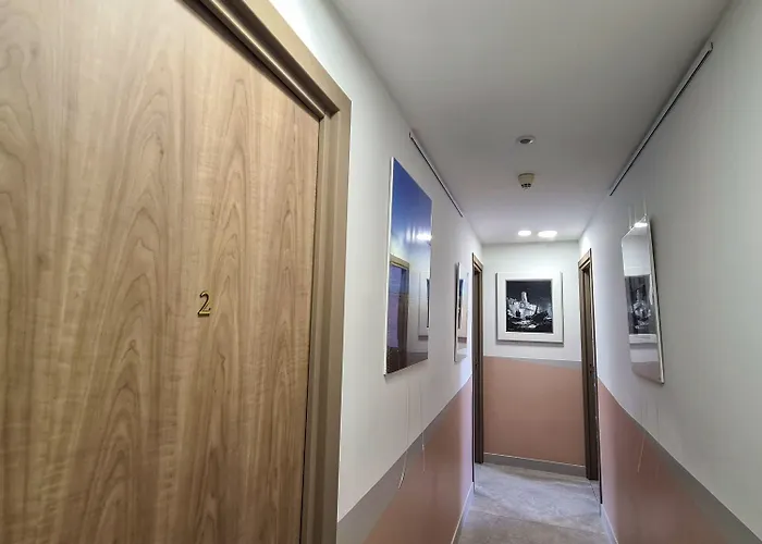 Le Petit Trianon Et Le Charme Des 2*