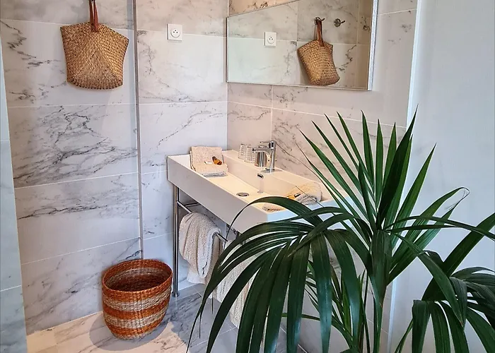 Le Petit Trianon Et Le Charme Des فندق 2*