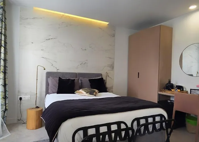 Le Petit Trianon Et Le Charme Des فندق 2*