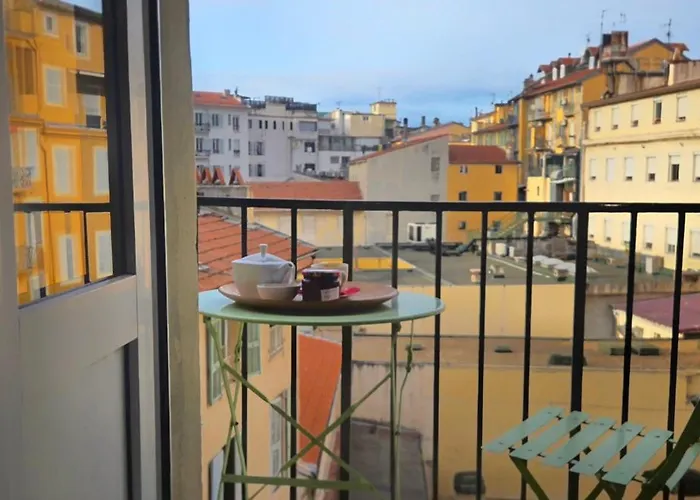 Le Petit Trianon Et Le Charme Des 2* نيس