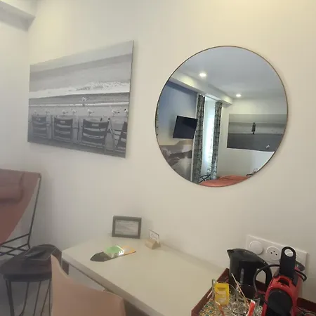 Le Petit Trianon Et Le Charme Des Отель 2*