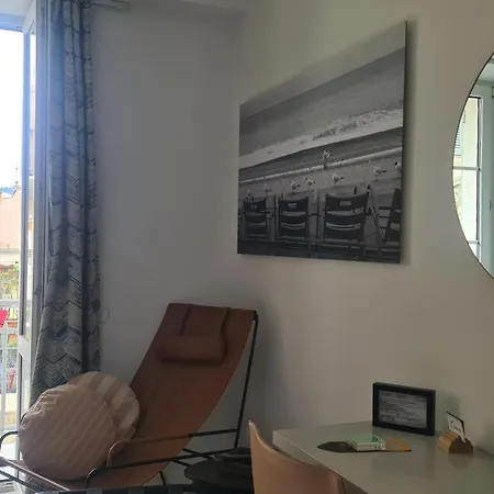 Le Petit Trianon Et Le Charme Des Отель