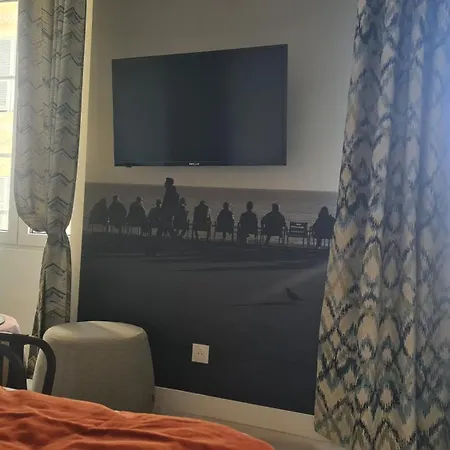 Le Petit Trianon Et Le Charme Des Отель