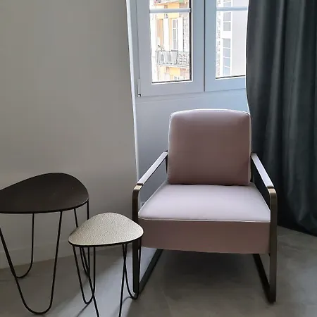 Le Petit Trianon Et Le Charme Des 2*